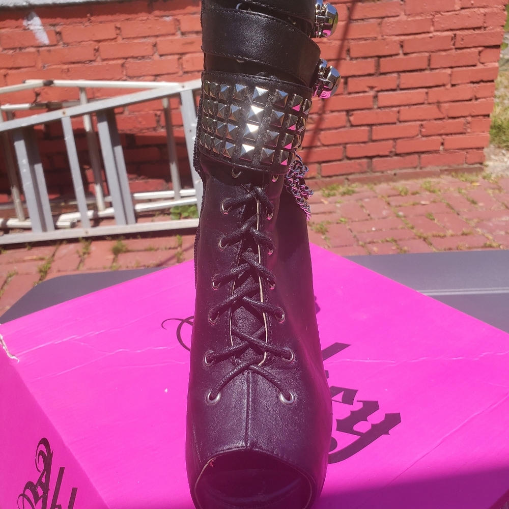 Black Abbey Dawn Boot